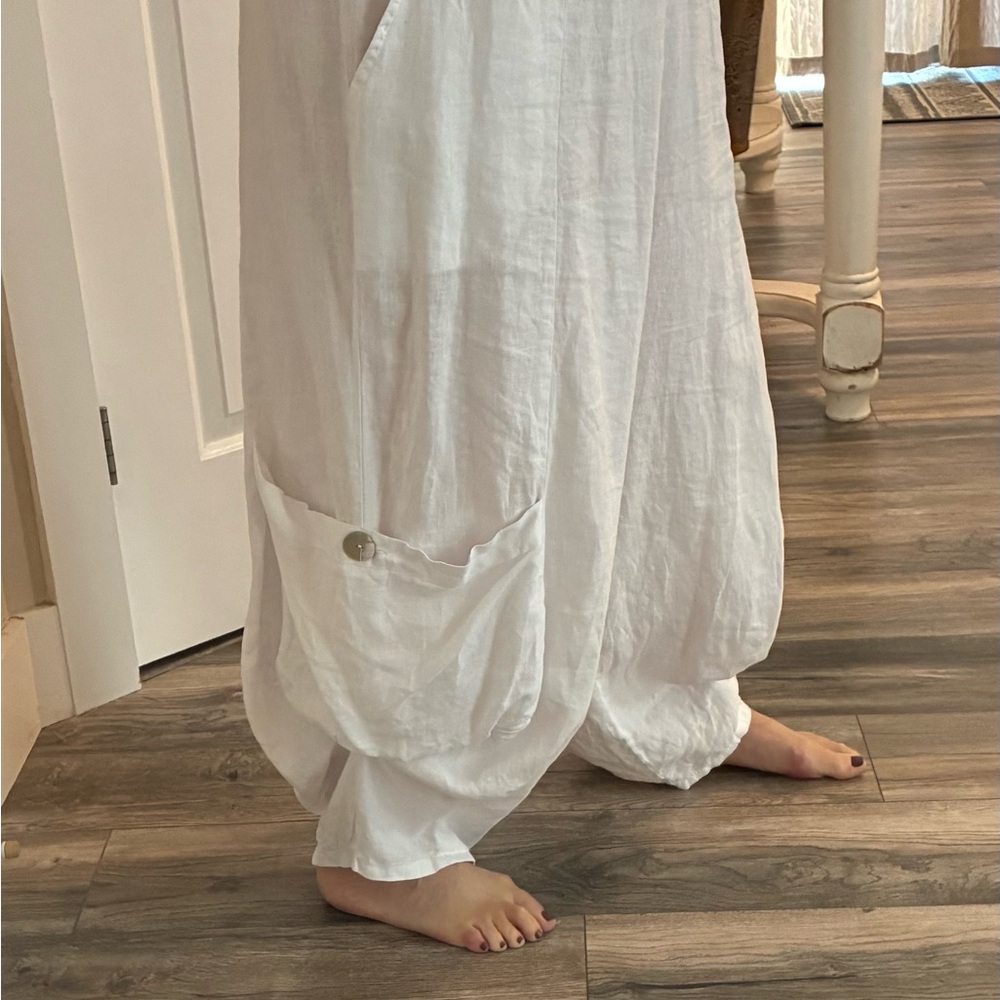 Elegant White Wide Leg Pants
Inseam is 26”